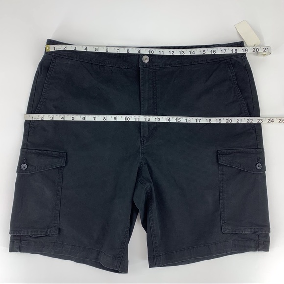 Van Heusen NWT Black 9.5” Cargo Shorts, 38 - Picture 10 of 15